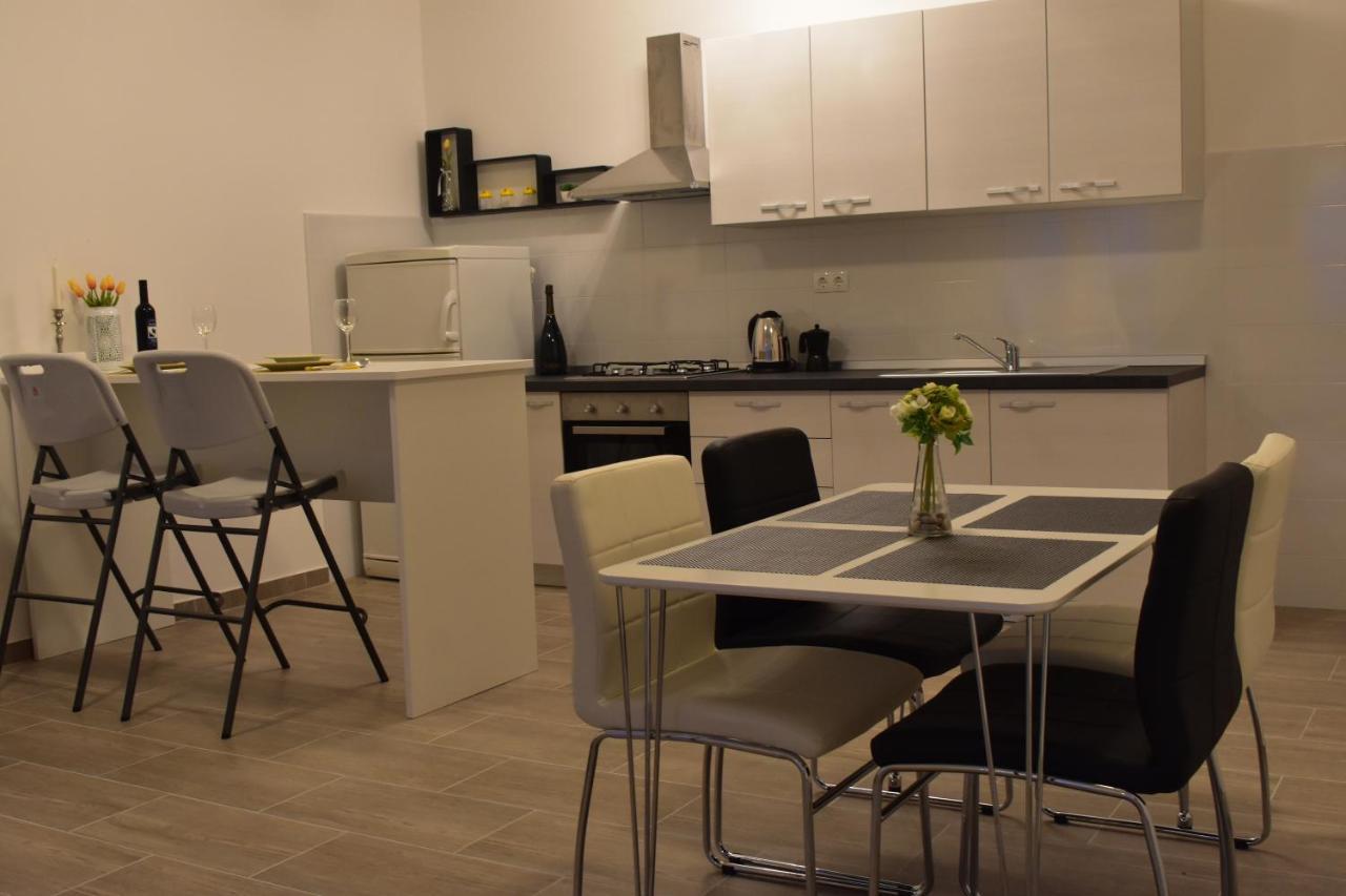 דירות אוגייאן Family House Rebeka מראה חיצוני תמונה